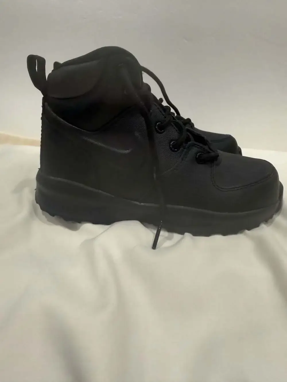 Nike manoa leather